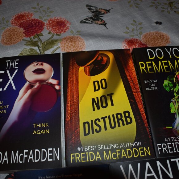 books - Picture 2 of 5